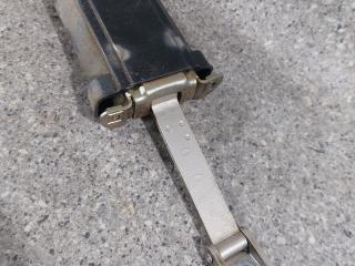 ограничитель открывания двери Mercedes-Benz E-Класс W210/S210 [рестайлинг] (1999 - 2003)