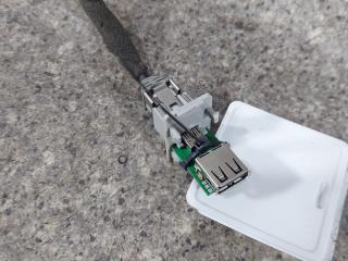 разъем AUX / USB Chevrolet Captiva 1 поколение [рестайлинг] (2011 - 2013), 2.2 л., VCDi, Z 22 D1, дизель, АКПП, полный привод