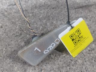 повторитель поворота на крыле левый Dacia Sandero 1 поколение (2008 - 2012), 8200602763