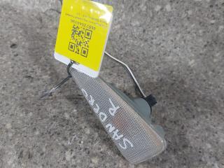 повторитель поворота на крыле правый Dacia Sandero 1 поколение (2008 - 2012), 8200602765