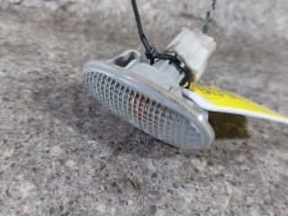 повторитель поворота на крыле левый Mazda 6 GG (2002 - 2005)