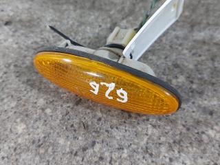 повторитель поворота на крыле левый Mazda 626 GF [рестайлинг] (1999 - 2002)