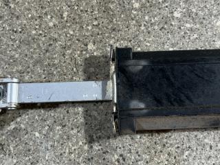 ограничитель открывания двери Mercedes-Benz E-Класс W210/S210 (1995 - 1999)