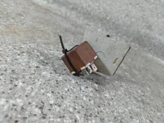 реле (прочие) Renault Megane 1 поколение [рестайлинг] (1999 - 2003), 1.6 л., i, K4M 700, бензин, МКПП, 7700810929