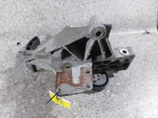 кронштейн компрессора кондиционера Fiat Grande Punto 1 поколение (2006 - 2008), 1.4 л., i, 350 A1.000, бензин, МКПП