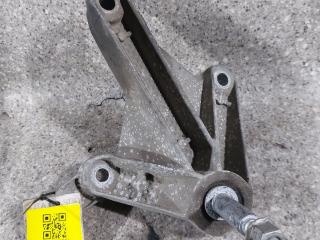 кронштейн КПП Dacia Logan 1 поколение (2004 - 2008), 1.6 л., бензин, МКПП, седан, 8200043084