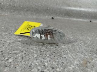 повторитель поворота на крыле левый Mazda 3 BK [рестайлинг] (2006 - 2008)