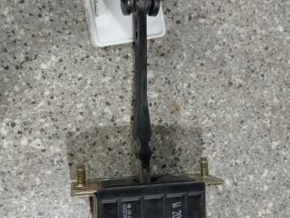 ограничитель открывания двери Mercedes-Benz C-Класс W203/S203/CL203 (2000 - 2004), седан