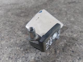 петля двери Volkswagen Passat B6 (2005 - 2010)