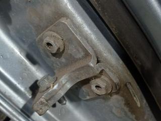 петля двери Volkswagen Passat B6 (2005 - 2010)