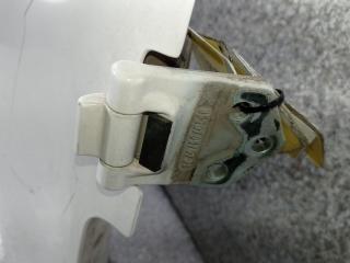 петля двери Volkswagen Caddy 3 поколение (2004 - 2010)