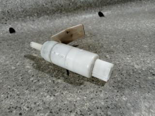 насос (моторчик) омывателя фар Mercedes-Benz CL-Класс C215 (1999 - 2002), 5.0 л., i, бензин, АКПП