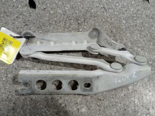 петля капота правая Skoda Fabia 2 поколение (5J) [рестайлинг] (2010 - 2014), 5J0823302