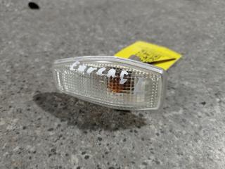 повторитель поворота на крыле левый Kia Carens 1 поколение [рестайлинг] (2002 - 2006)