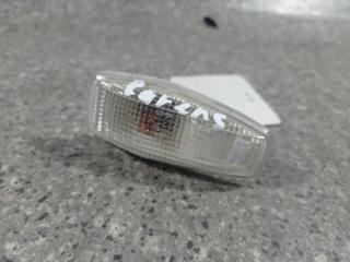 повторитель поворота на крыле правый Kia Carens 1 поколение [рестайлинг] (2002 - 2006)