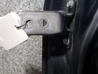 петля двери Toyota Verso 1 поколение (2009 - 2013)