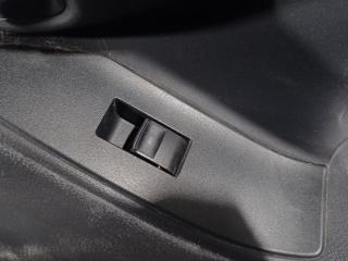 кнопка стеклоподъемника двери Toyota Verso 1 поколение (2009 - 2013)