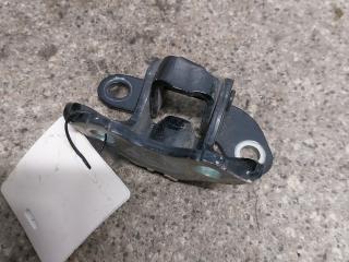 петля двери Toyota Verso 1 поколение (2009 - 2013)