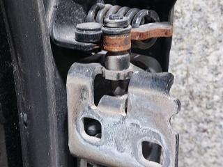 петля двери Dodge Nitro 1 поколение (2007 - 2010)