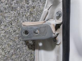 петля двери Toyota Yaris XP9 [рестайлинг] (2009 - 2012), хетчбэк 5 дв.