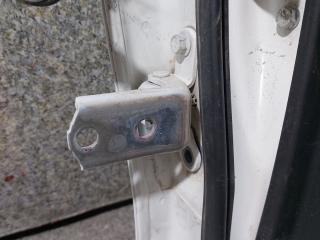 петля двери Toyota Yaris XP9 [рестайлинг] (2009 - 2012), хетчбэк 5 дв.