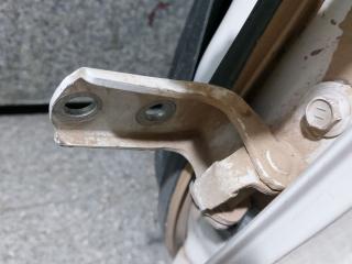 петля двери Toyota Yaris XP130 [рестайлинг] (2014 - 2017), хетчбэк 5 дв.