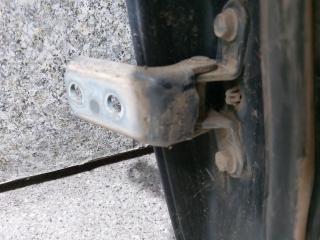 петля двери Toyota Auris 1 поколение (2006 - 2009)