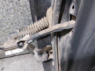 ограничитель открывания двери Toyota Auris 1 поколение (2006 - 2009)