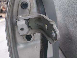 петля двери Kia Carens 2 поколение (2006 - 2013)