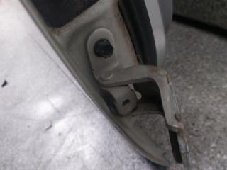 петля двери Kia Carens 2 поколение (2006 - 2013)