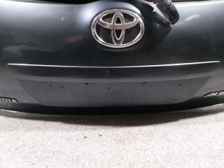 накладка подсветки номера Toyota Auris 1 поколение (2006 - 2009)