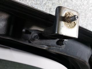 петля крышки багажника Renault Scenic 3 поколение (2009 - 2012)