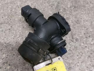 фланец (тройник) системы охлаждения Volkswagen Transporter T4 2001, 2.5 л., TDi, ACV, дизель, МКПП