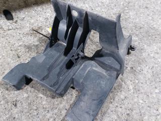 воздуховод (дефлектор) радиатора Toyota Yaris XP130 [рестайлинг] (2014 - 2017), 1.4 л., D-4D, 53285-0D130