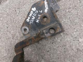 кронштейн радиатора Toyota Auris 1 поколение (2006 - 2009), 2.0 л., D-4D, МКПП