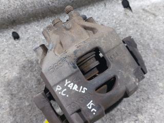 суппорт передний левый Toyota Yaris XP130 [рестайлинг] (2014 - 2017), 1.4 л., D-4D