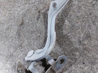 петля капота левая Toyota Yaris XP9 [рестайлинг] (2009 - 2012), 1.4 л., D-4D, дизель