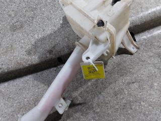 бачок омывателя Mazda MPV LW [рестайлинг] (2003 - 2006), 2.0 л., cTDi, МКПП, 860142-081