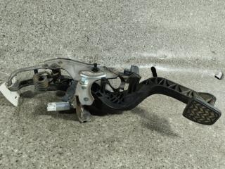 педаль сцепления Toyota Yaris XP130 [рестайлинг] (2014 - 2017), 1.4 л., 1ND-TV, дизель, 6МКПП