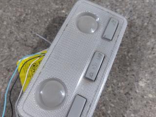 фонарь салона (плафон) Toyota Yaris XP130 [рестайлинг] (2014 - 2017), 1.4 л., D-4D, дизель, 81260-0D070