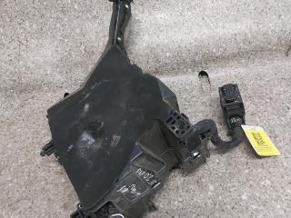 блок предохранителей Toyota Avensis 3 поколение (T270) [2-й рестайлинг] (2015 - 2018), 2.0 л., D-4D, 82111-05Z10