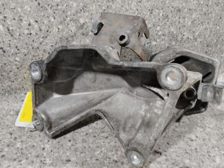 кронштейн КПП Audi 100 4A/C4 (1990 - 1994), 2.5 л., TDi, дизель, АКПП, передний привод, 4A0399113D