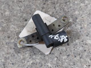 датчик коленвала Renault Megane 2 поколение [рестайлинг] (2006 - 2012), 1.6 л., i, K4M 812, бензин, 5МКПП, 8200468645