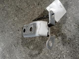 петля двери Toyota Verso 1 поколение [рестайлинг] (2012 - 2015)