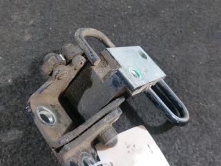 петля двери Volkswagen Passat B6 (2005 - 2010)