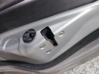 замок двери задней правой Nissan Maxima A33 (2000 - 2005)