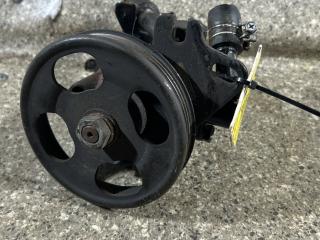 насос гидроусилителя руля Nissan Primera P10 (1990 - 1997), 1.6 л., GA16DE, бензин, 5МКПП