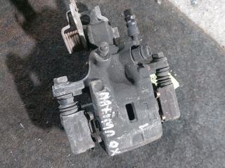 суппорт задний левый Nissan Maxima A33 (2000 - 2005)