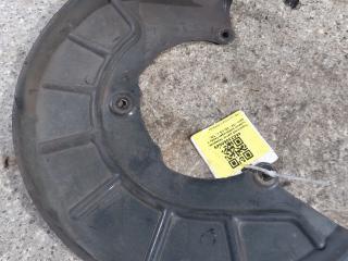 защитный кожух тормозного механизма Volkswagen Caddy 3 поколение [рестайлинг] (2010 - 2015), 1.6 л., TDi, дизель, 5МКПП, 1K0615312F