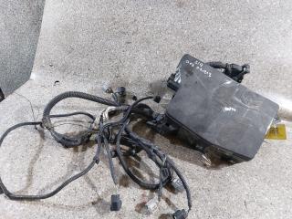 блок предохранителей Toyota Verso 1 поколение [рестайлинг] (2012 - 2015), 2.0 л., D-4D, 6МКПП, 82111-0FP70